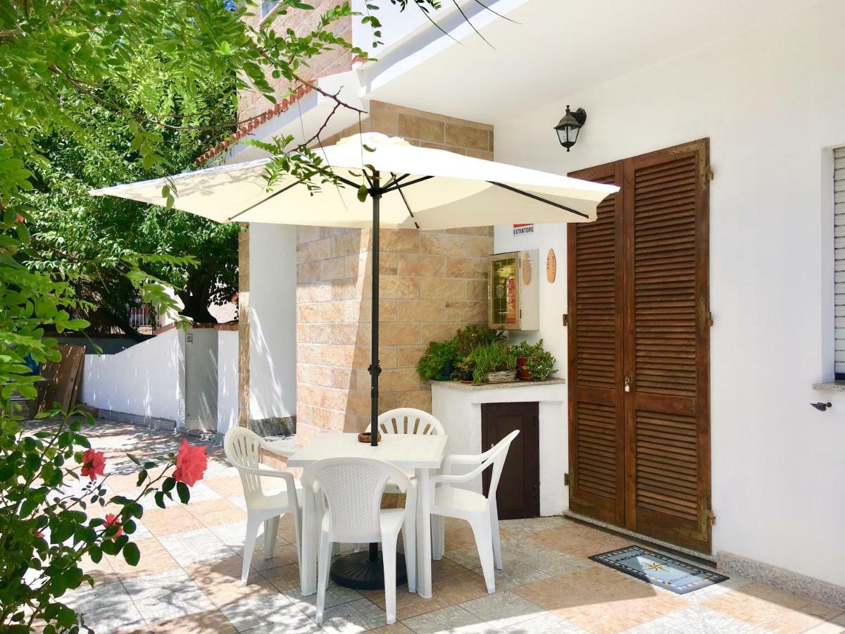 Apartment Maria Tergu Bagian luar foto
